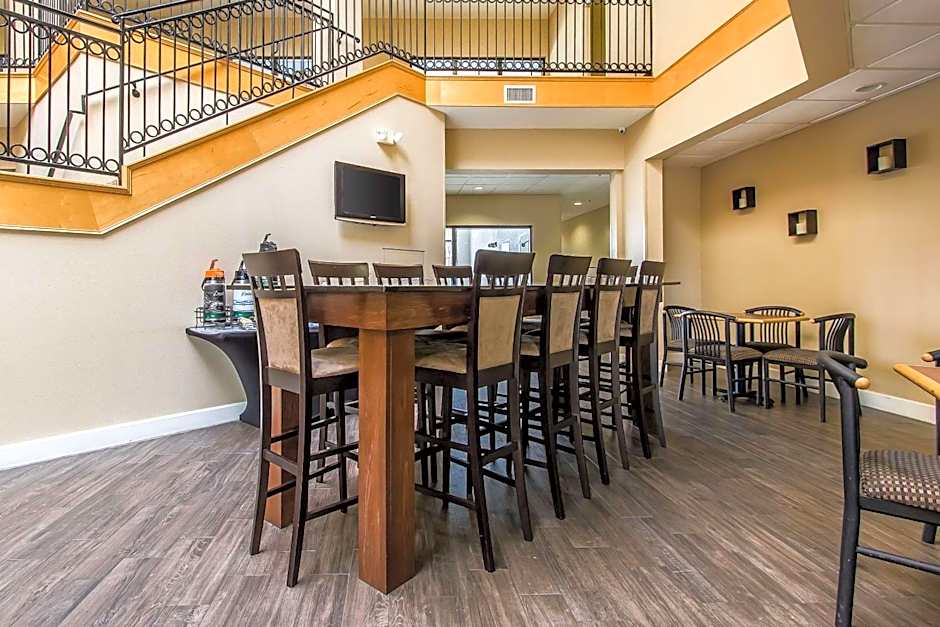 Quality Suites New Iberia