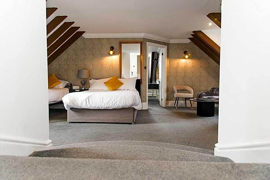 Woodlands Lodge Hotel