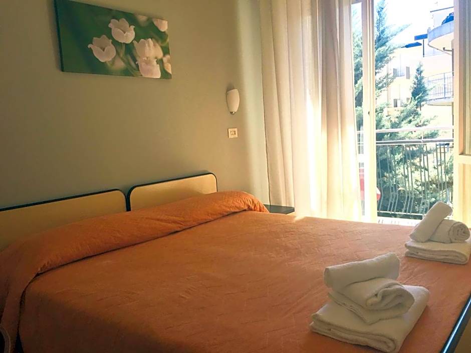 Hotel Ausonia B&B RiMiNi