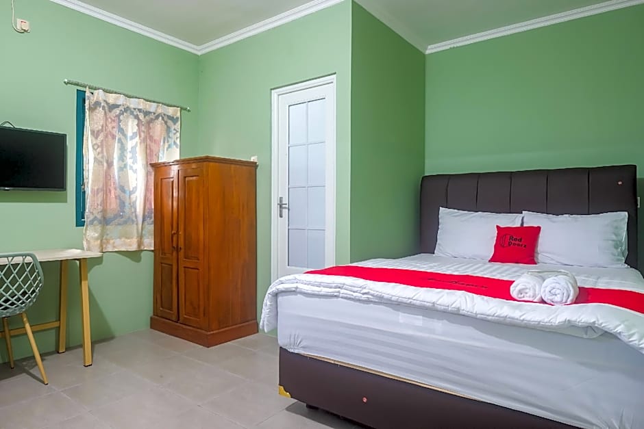 RedDoorz Syariah @ Omahe Qoema 3 Yogyakarta