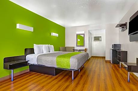 2 Full Beds | Mobility Accessible Tub Nsmk