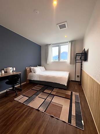 Deluxe Double Room with Mountain View