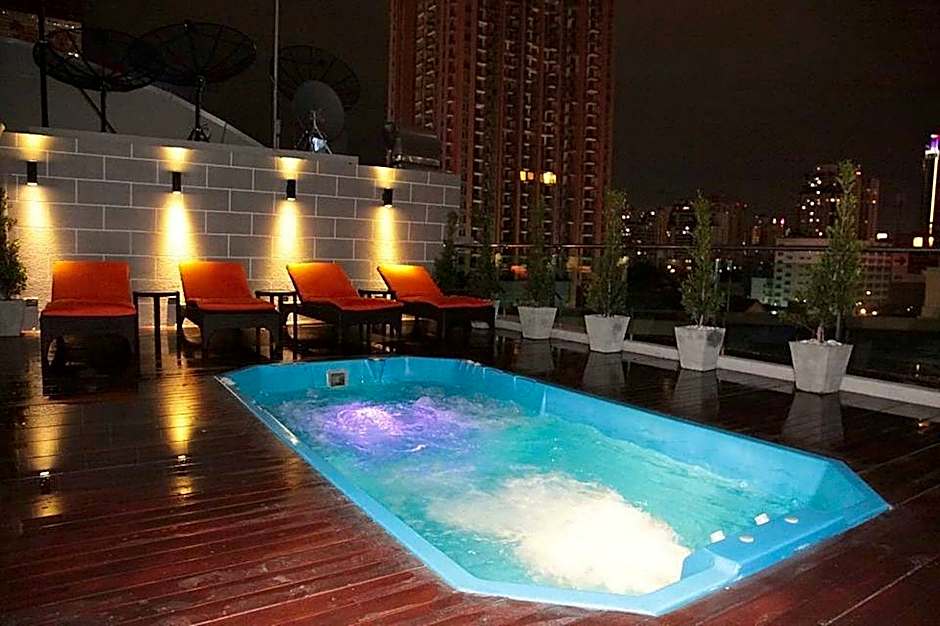 FX Hotel Metrolink Makkasan