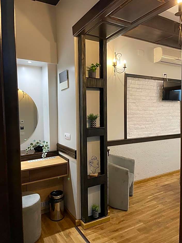 La Strada Boutique Villa