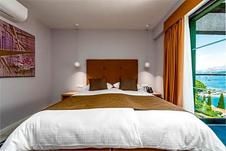 Double or Twin Room with Sea View