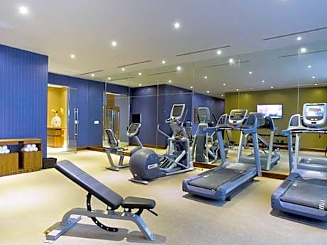 Global City View Handicap Room - Guest Based Pricing - 1-4 Guests