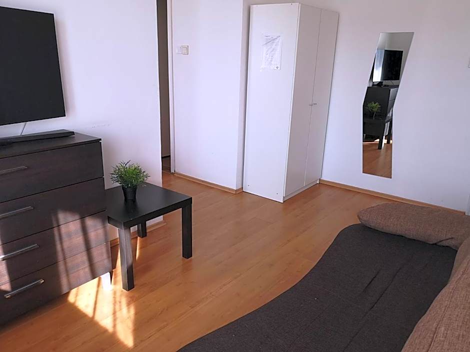 Parton Hotel & Bowling