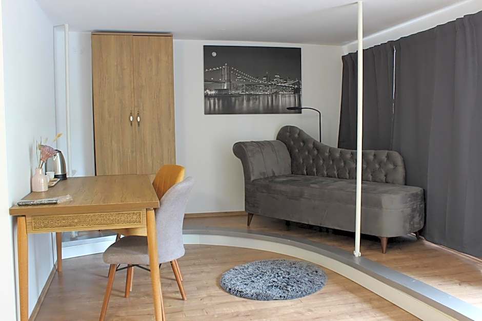 HR RoomS