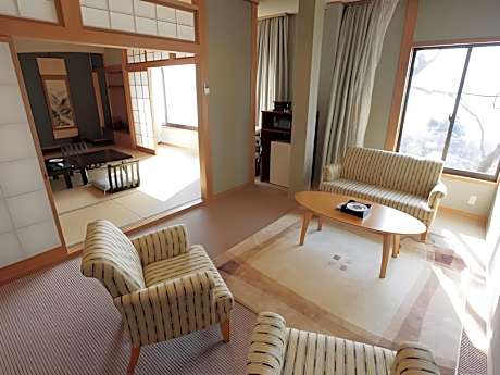 Room with Tatami Area and Shared Bathroom - Annex