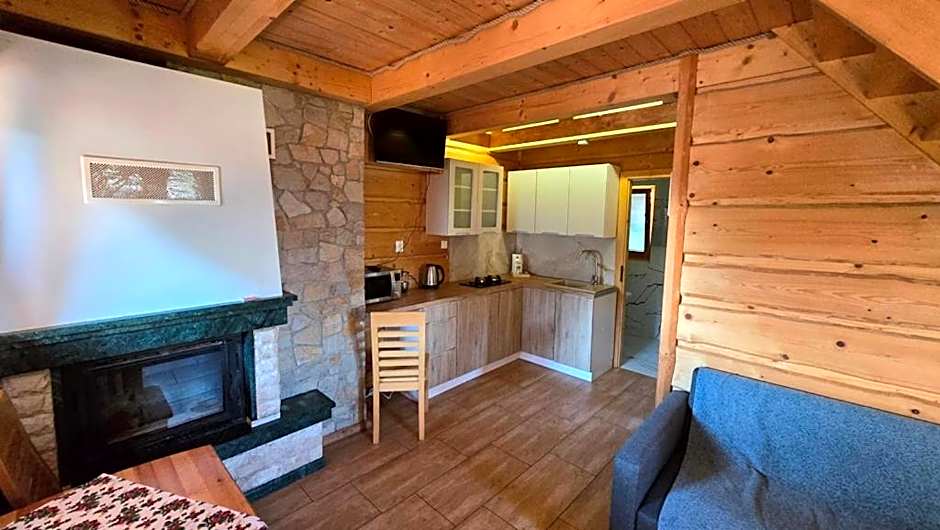Jaworina- Apartamenty, Domki i Pokoje