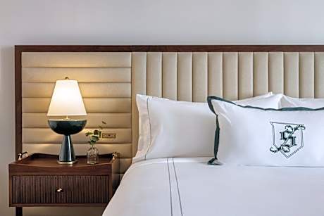 Plaza Suite - 1 King Bed