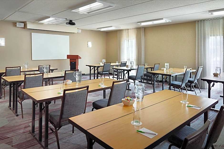 Courtyard by Marriott Raleigh Midtown