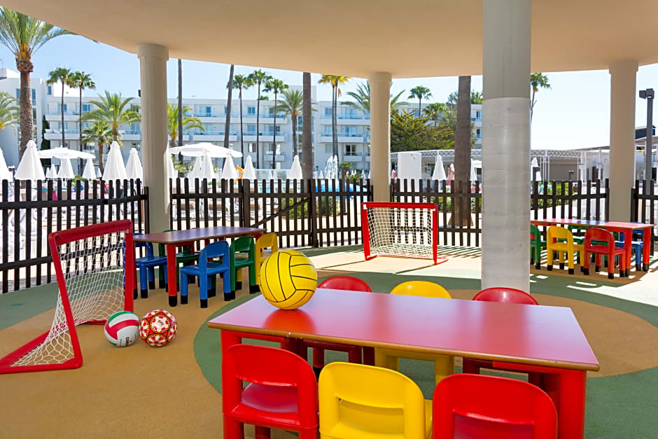 Protur Vista Badía Aparthotel