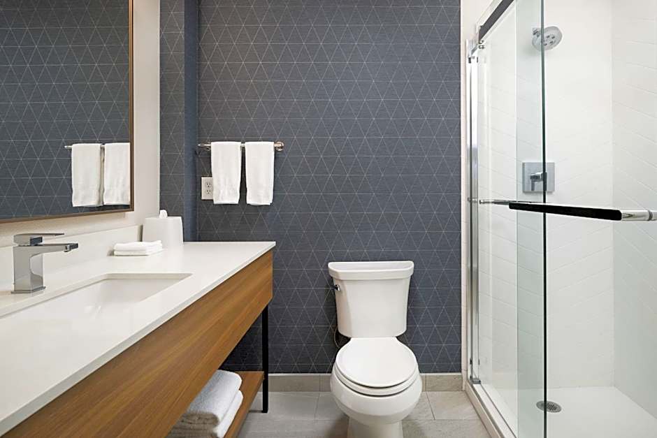 Fairfield by Marriott Inn & Suites Fresno River Park