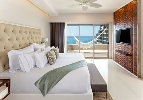 Junior Suite Ocean View King Bed
