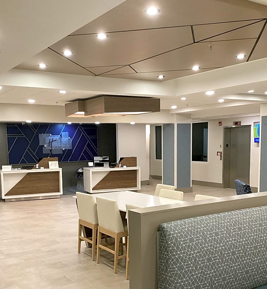 Holiday Inn Express Hotel & Suites Cocoa Beach By IHG
