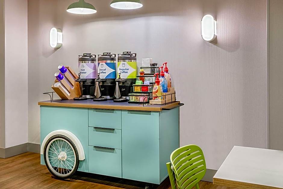 Spark by Hilton Denver International Airport