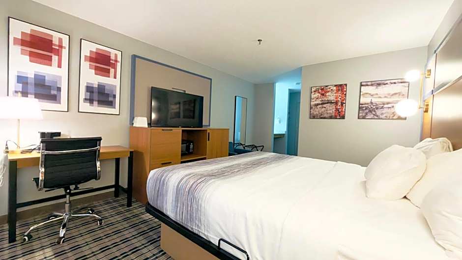 AmericInn by Wyndham Lake Mills