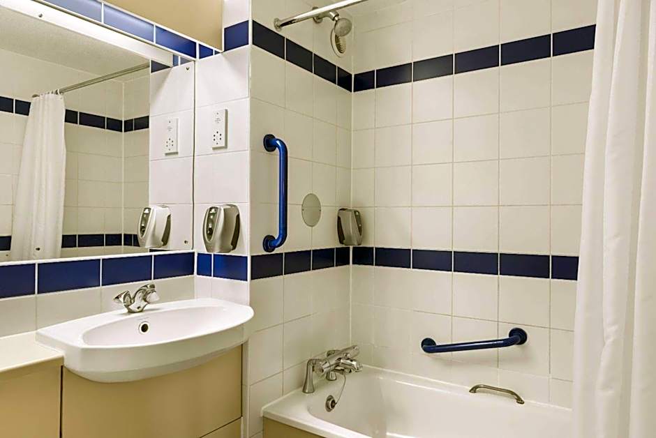 Days Inn Sutton Scotney North