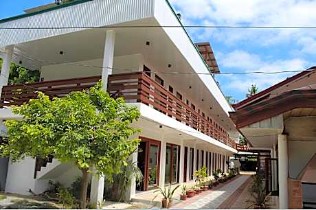 Ronaldo's Inn Siargao by Cocotel