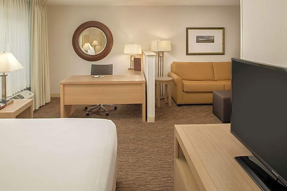 Photo 1 of 4 of 1 Queen Bed