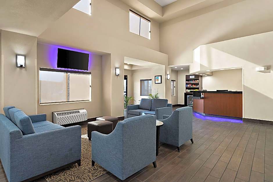 Comfort Suites   University