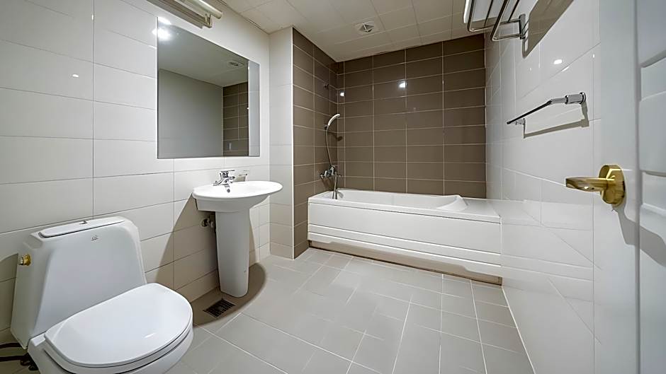 Yangyang Golden Bay Pension