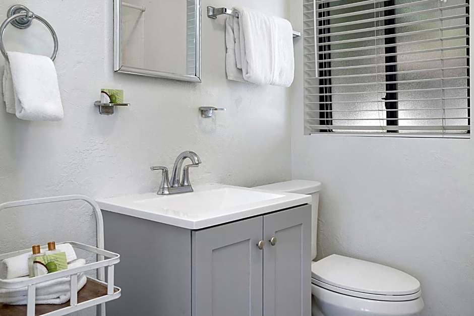 Sabal Palms Inn