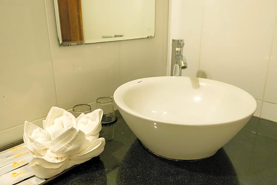 Sun And Sands Beach Hotel Spa