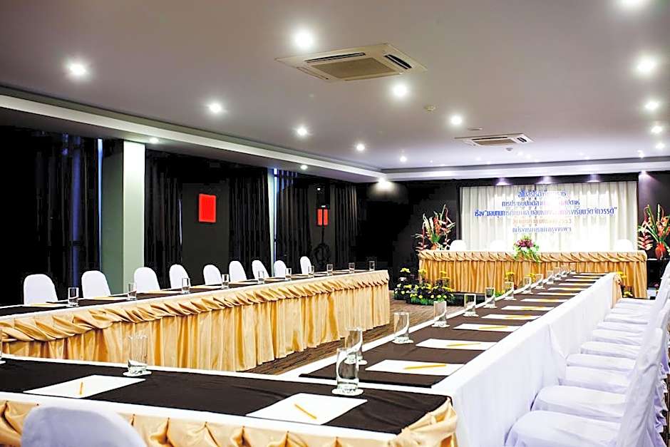 Miramar Bangkok Hotel