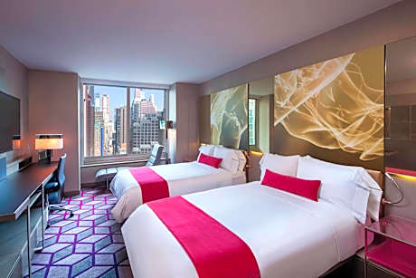 Spectacular Double Room with Two Double Beds - High Floor - Mobility and Hearing Accessible