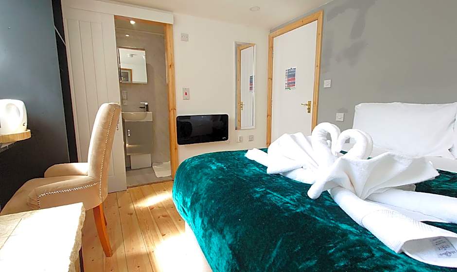 Adnans Hotel