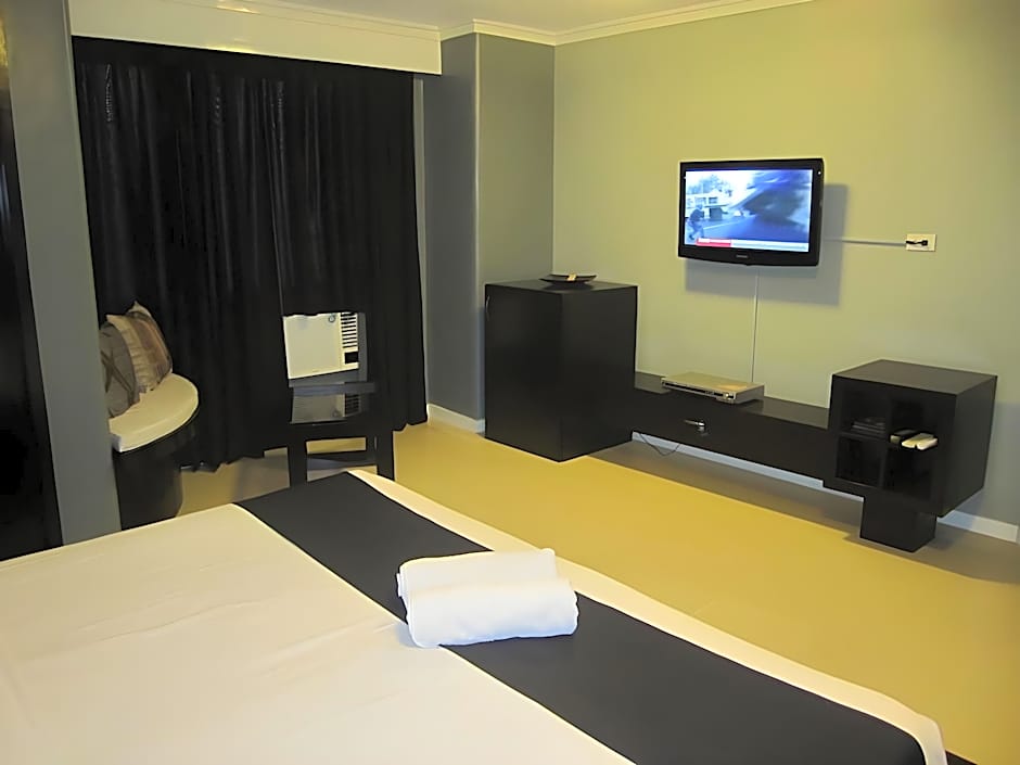 Richmond Plaza Hotel