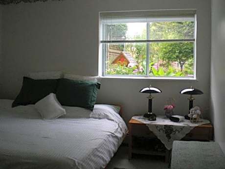 King Room with Garden View