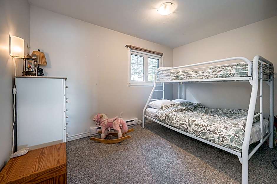 Serene Lakefront Retreat Explore & Unwind