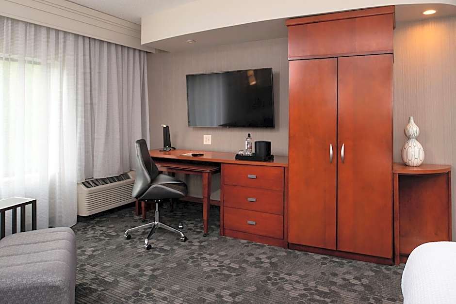 Courtyard by Marriott High Point