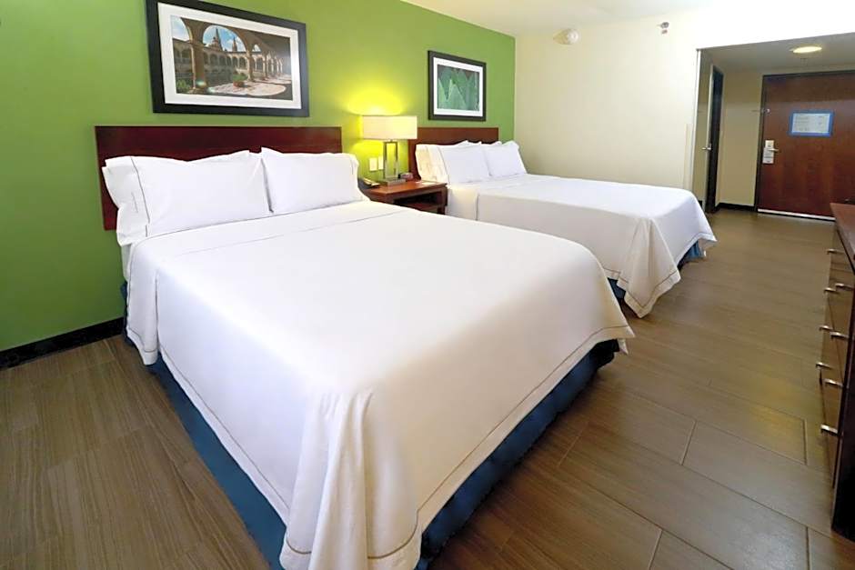 Holiday Inn Express & Suites Guadalajara Aeropuerto By IHG