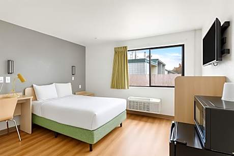 Motel 6 Ogden, UT- Downtown