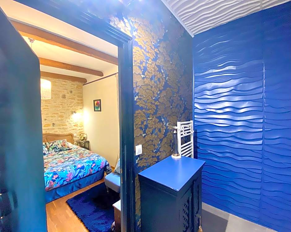 Ô Clair de Lune au cœur de Sarlat - Chambres climatisées - Parking privé - Piscine chauffée - Spa et massages