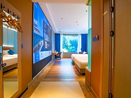 Pai Hotel Zhuhai Xinxiangzhou China Resources Vanguard Minzhu Railway Station – Zhuhai, IA