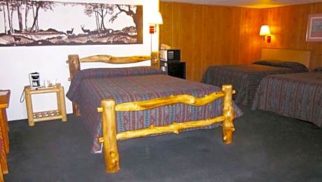 Queen Room with Three Queen Beds