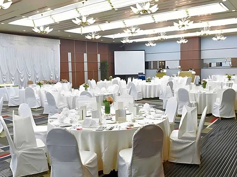 Cypress Garden Hotel