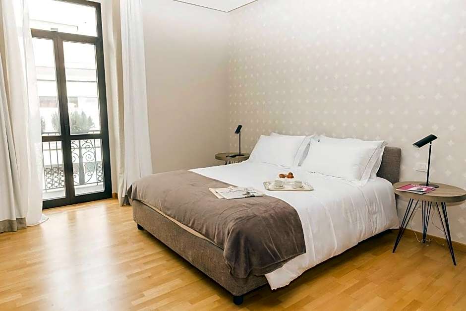 200 ROOMS & TERRACE