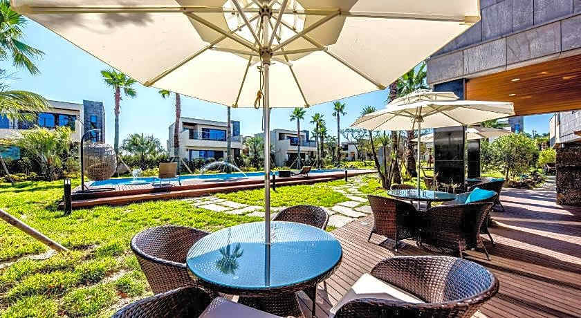 Arts Spa and Pool Villa