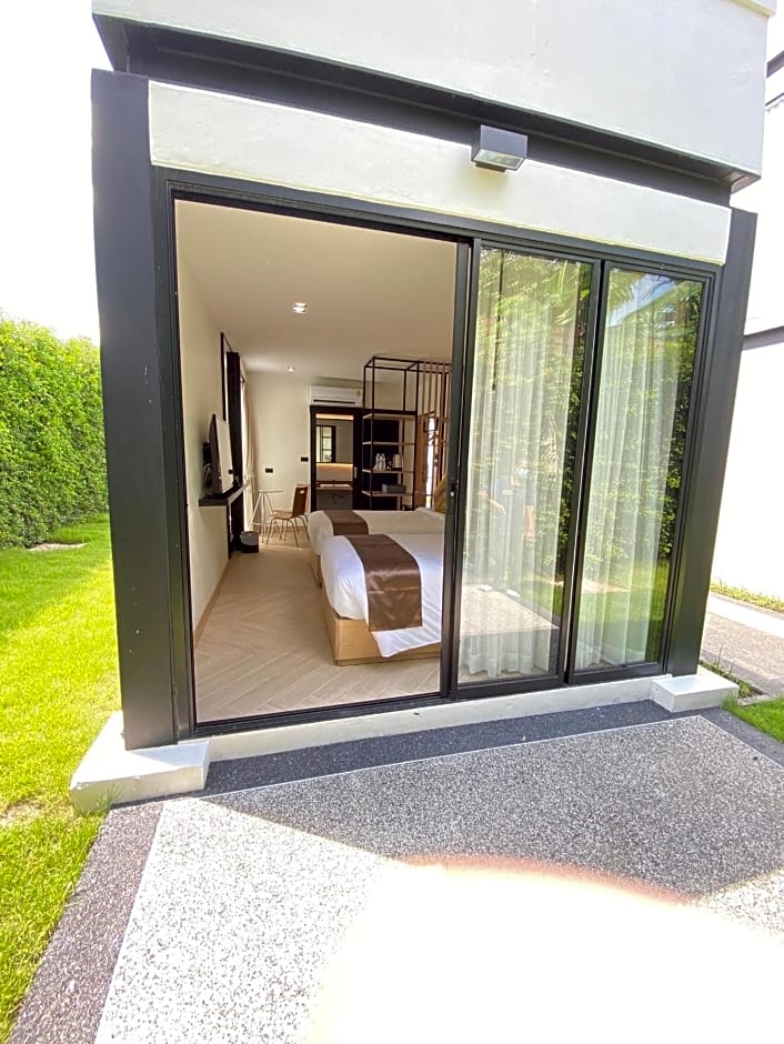 The Gold Living Life