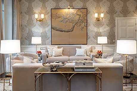 Presidential Suite with Lake View