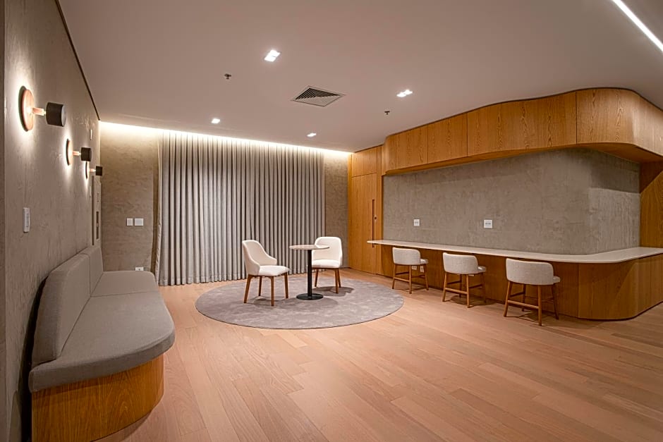 QOYA Hotel Curitiba, Curio Collection by Hilton