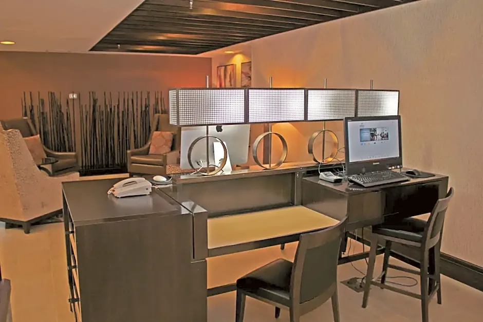 DoubleTree by Hilton Norfolk Airport