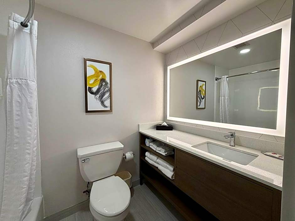 Comfort Inn & Suites Sturbridge-Brimfield