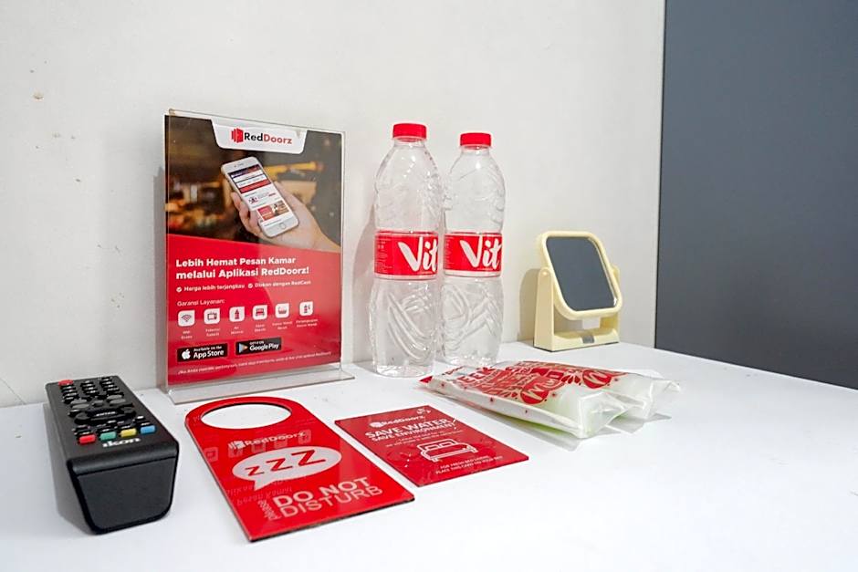 RedDoorz Syariah near Universitas Jenderal Soedirman 2